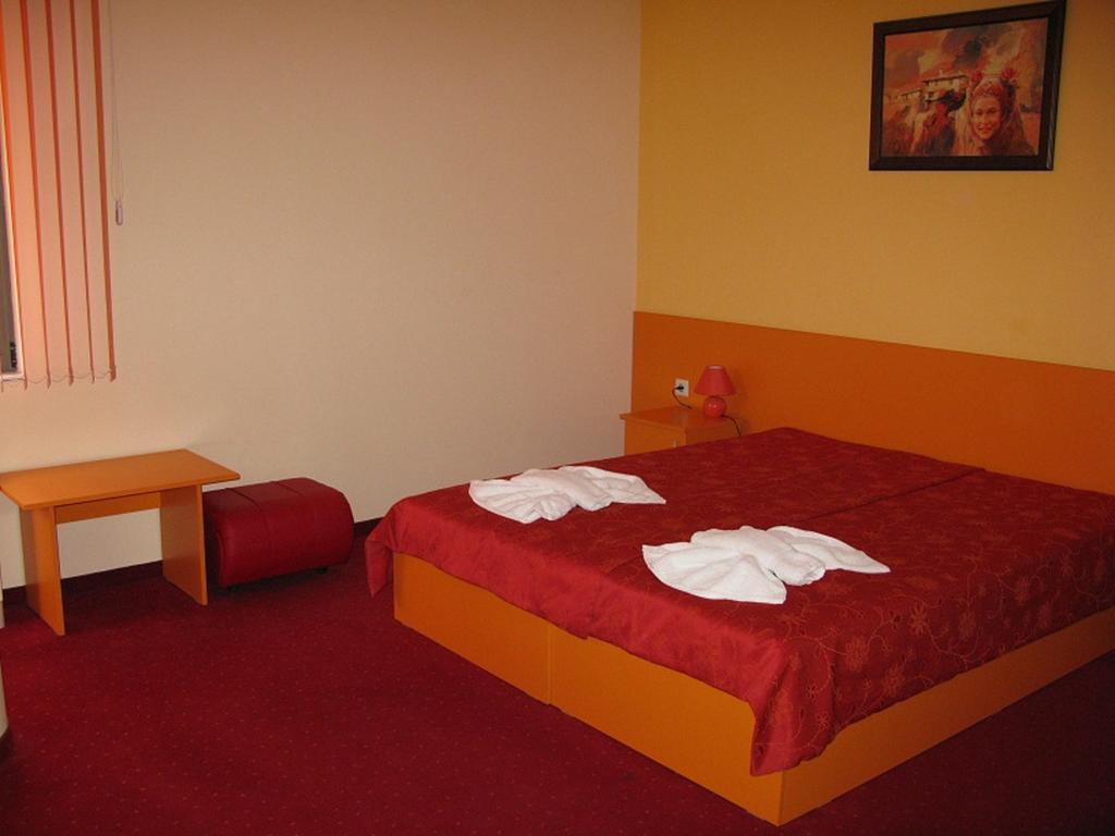 Hotel Tarnovo ヴェリコ・タルノヴォ 部屋 写真